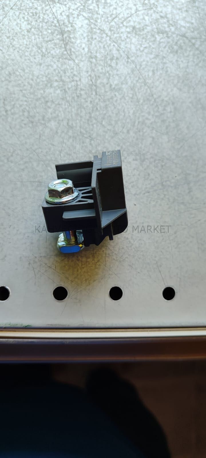 YAN KAPTOR SAG RENAULT 988324341R